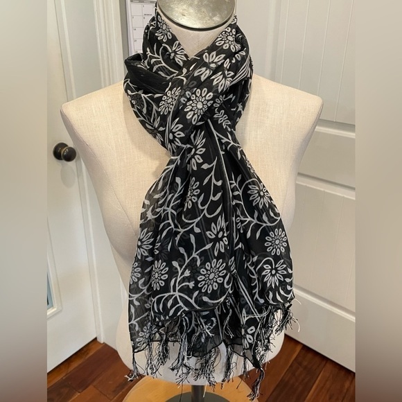 💐5/25 scarf shawls black white print sheer lightweight large large square - Picture 1 of 9